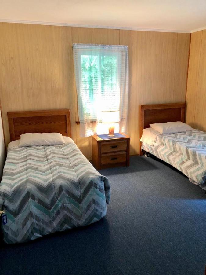 Rota Lodge Aka Latvian American Disable Veterans Center Rota Elka Park Bagian luar foto